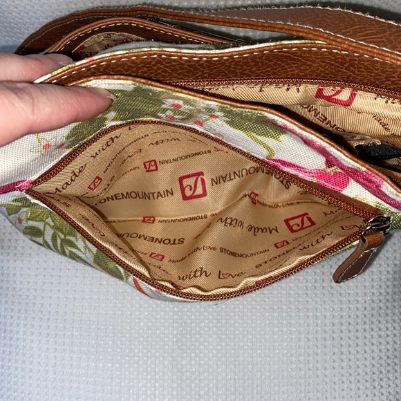 Stone Mountain Floral Canvas and Faux Leather Shoulder Bag EUC - Picture 10 of 10